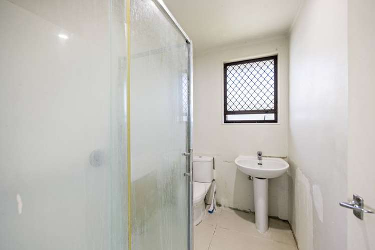 2/3 Pembrook Street Papakura_13