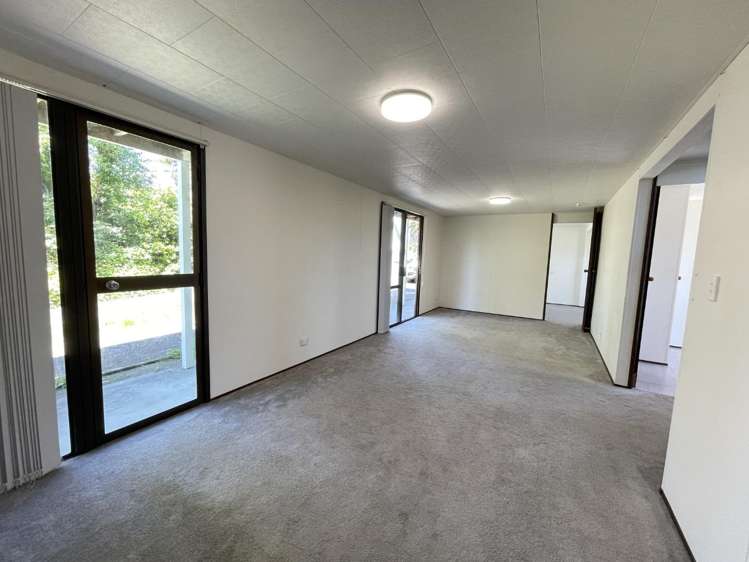 300 State Highway 16 Kumeu_7