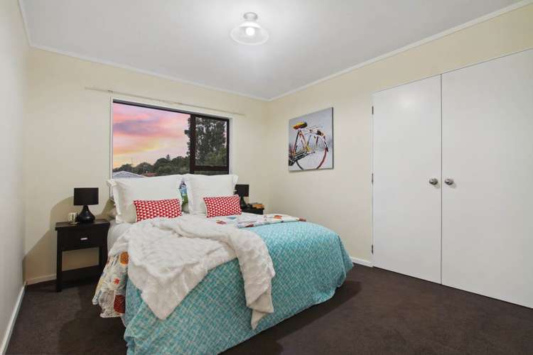 2/51 Greenvalley Rise Glenfield_13