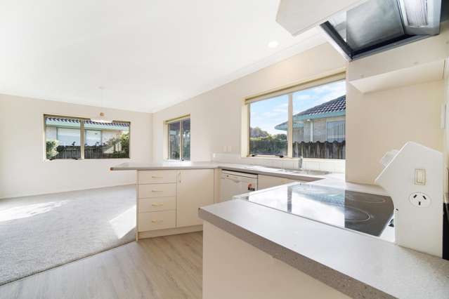 2/12 Astoria Place 10690_4