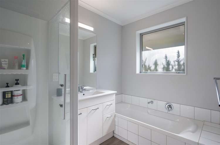 49 Saint Lawrence Street Toi Toi_6