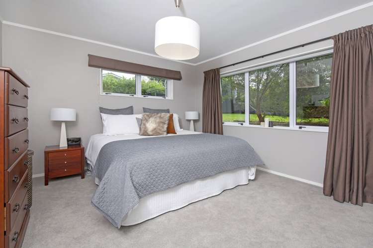 19 Borrowdace Avenue Botany Downs_11