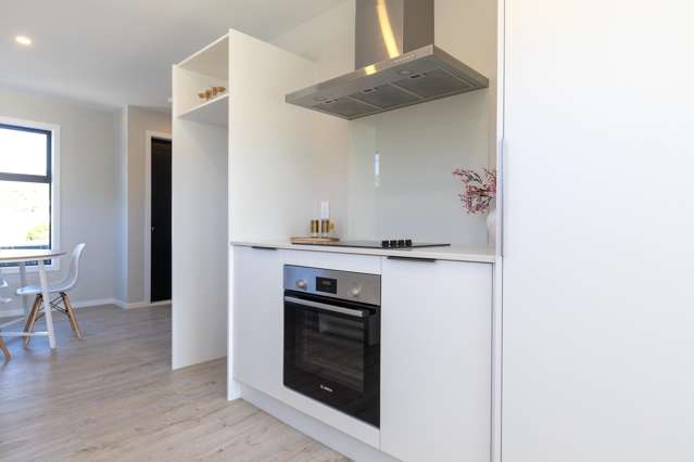 6-8 Reading Street Wainuiomata_1