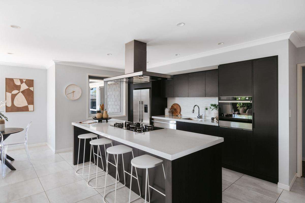 266 Lakes Boulevard_4