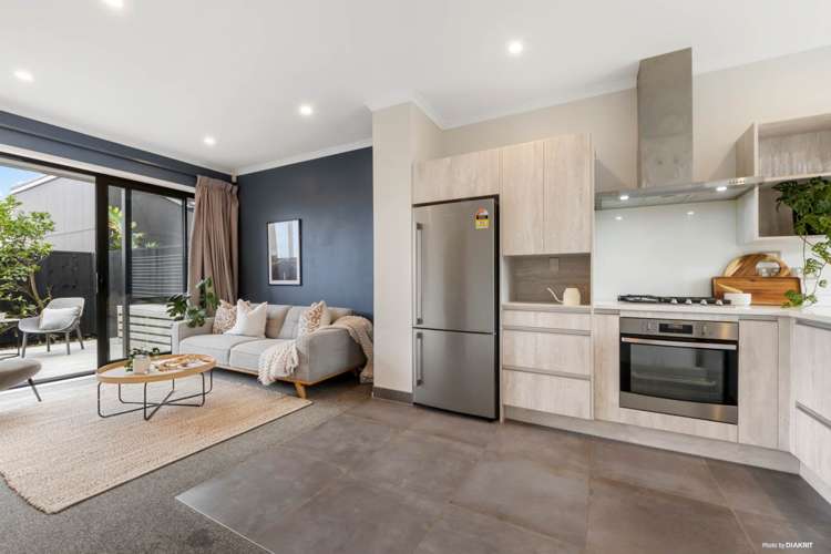 8 Walter Merton Road_0