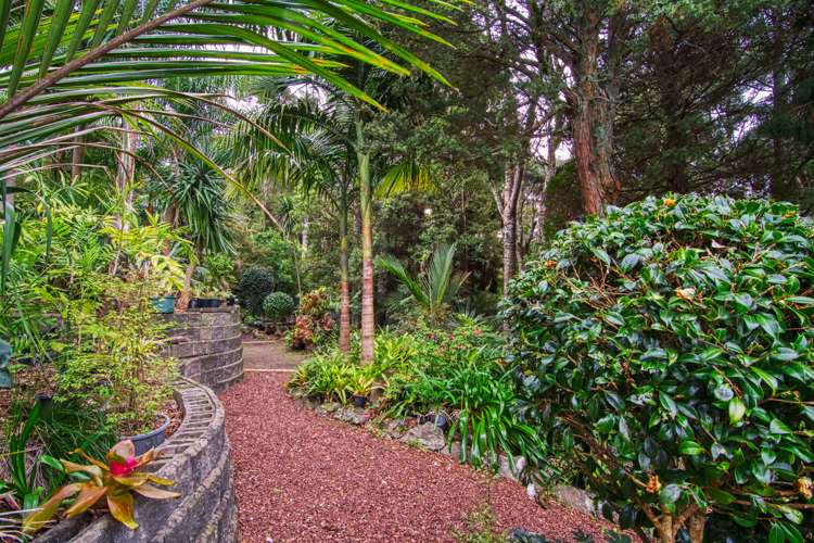 207 Godley Road Titirangi_16