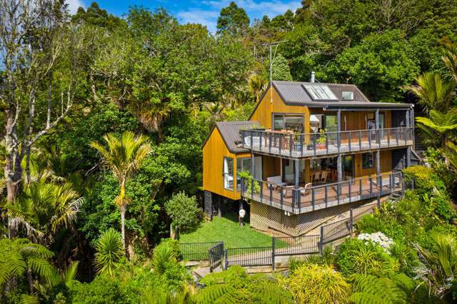 52 Kauri Point Road Laingholm_1