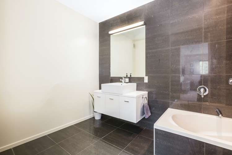 22 Ships Cove Whitby_12