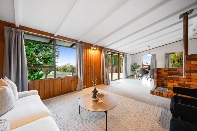 53 John Dee Crescent Red Beach_3