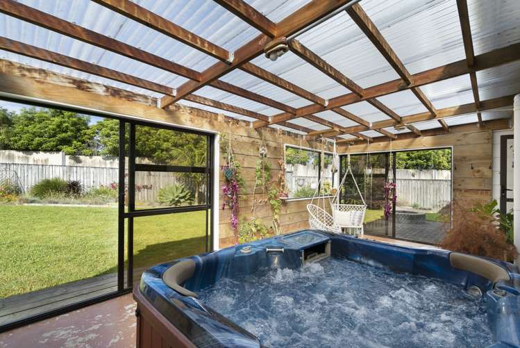 56 Lakeside Drive Pahurehure_12