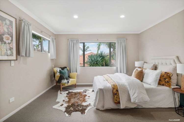 8 Dalcross Drive Flat Bush_11