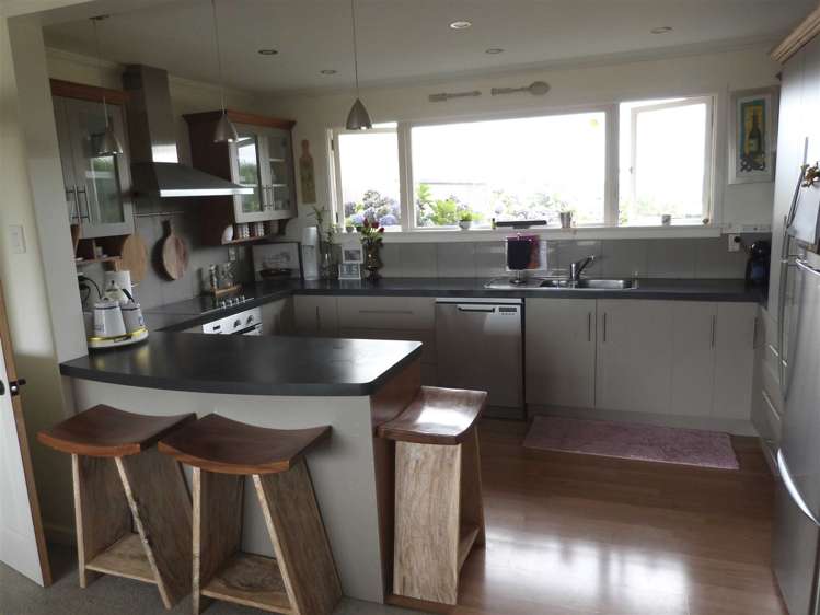 219 Robertson Road Winton Surrounds_5