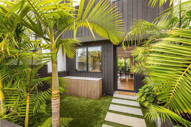 2/37 Glen Atkinson Street St Heliers_17