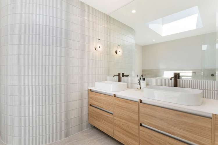 Beach Road Mairangi Bay_16