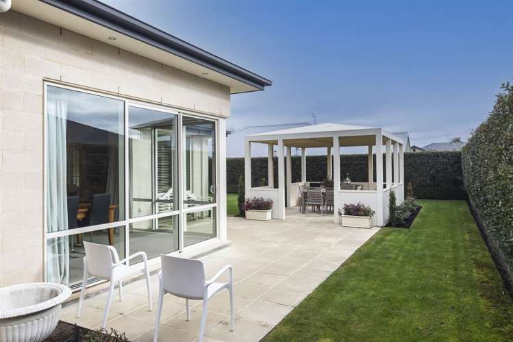 30 Applefield Court Northwood_33