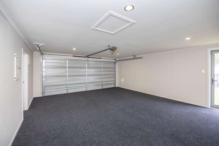 4 Cabourne Drive Glenview_21