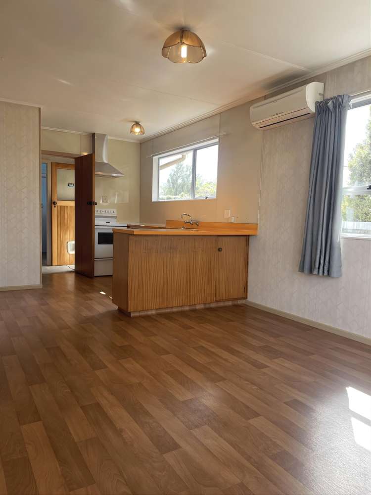 9 William Benton Street Featherston_3