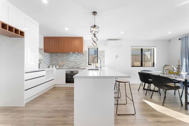 17 Kahui Parade Karaka_6