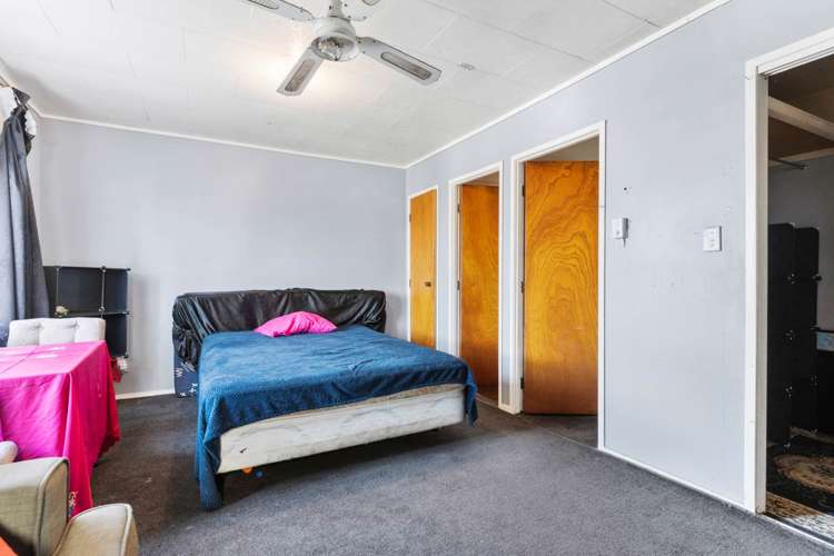 16 Anglers Way Wattle Downs_13