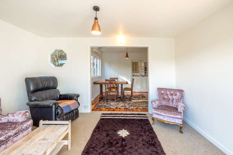 53 Whakarite Road Ostend_5