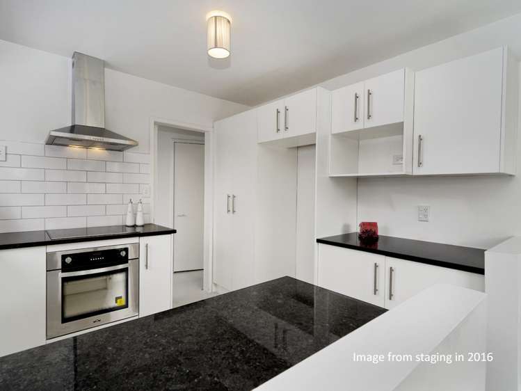 2/14 Kelkirk Street Kelston_10