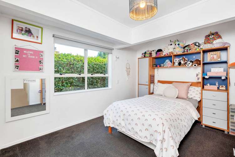 2 James Place Opaheke_11