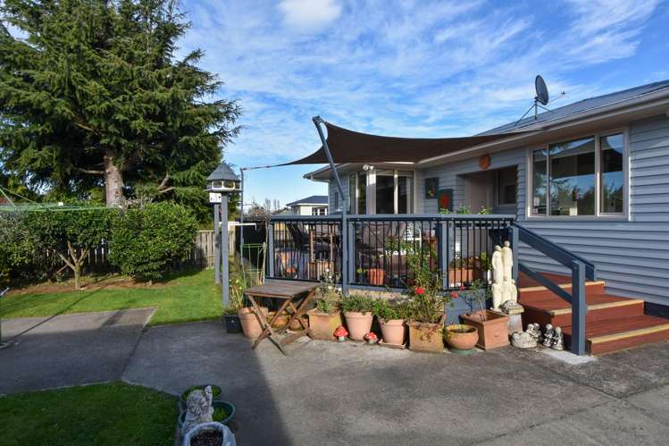 240 High Street North Carterton_25