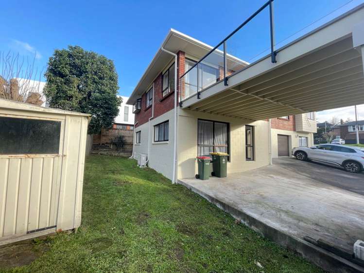 2/11 Glenfern Road Mellons Bay_12