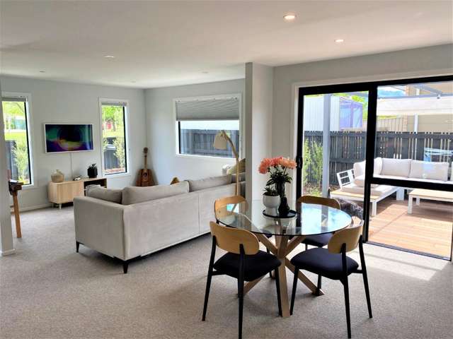 50 Barry Avenue 10126_2