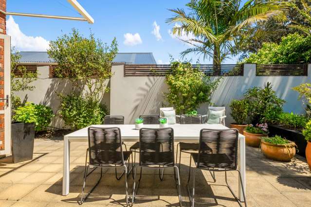 8 Queensway Three Kings_3