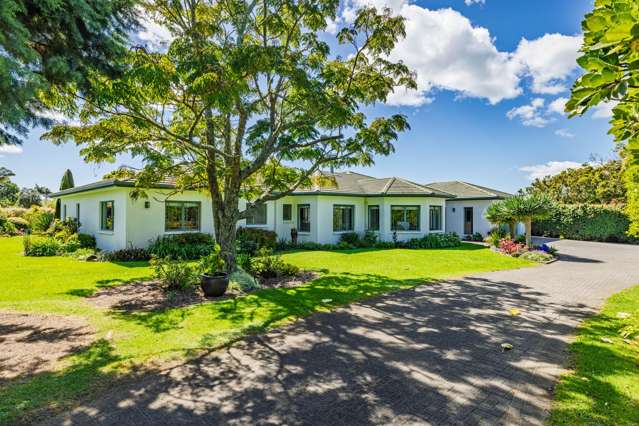 Executive Family Living in a Peaceful Cul-de-Sac