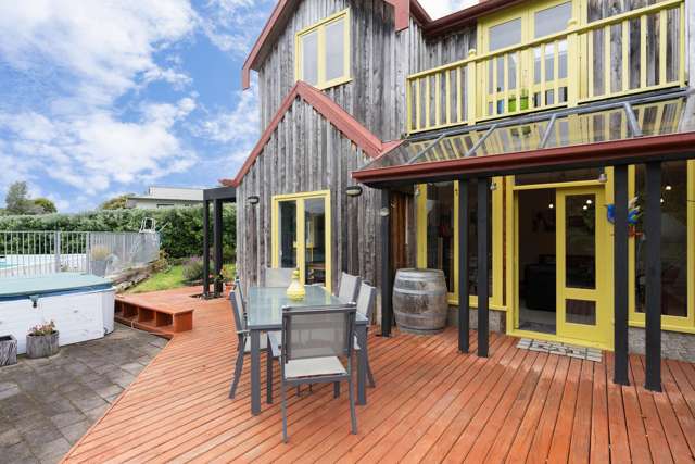 Estate Sale - Vibrant Living in Ohau