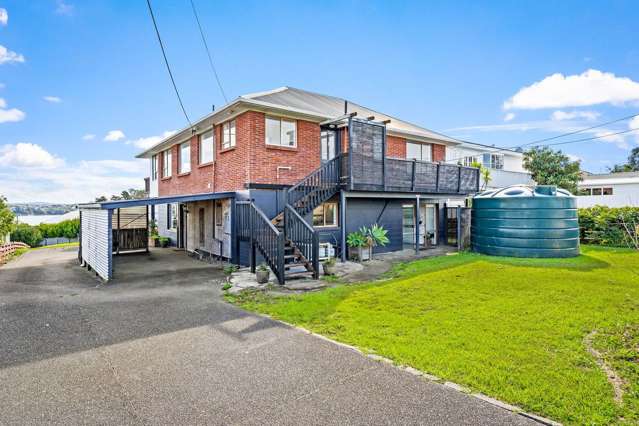 Investment Goldmine – Dual Living with Views!