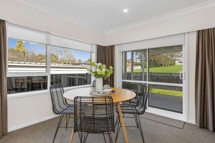 12 Mirrabooka Avenue Botany Downs_9