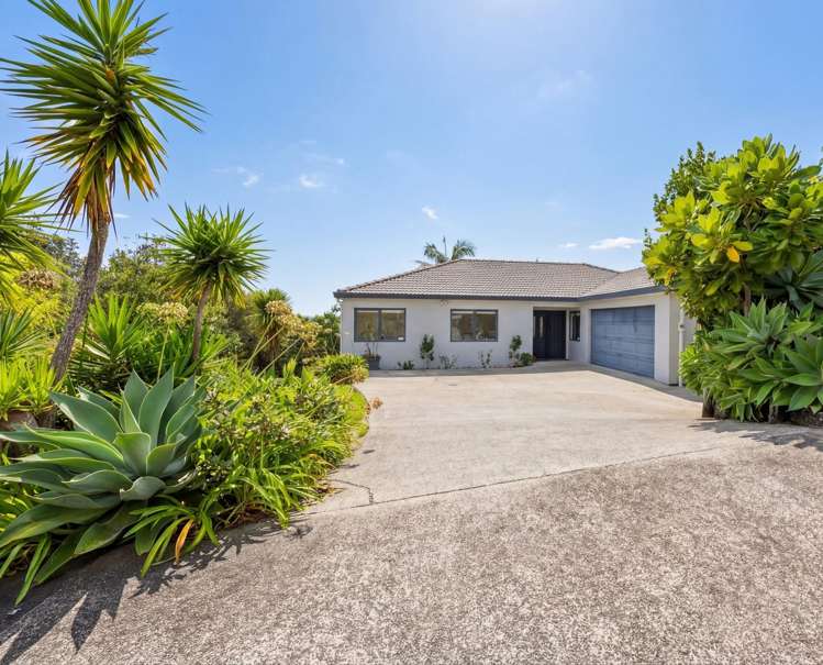 41 Omana Heights Drive Maraetai_1