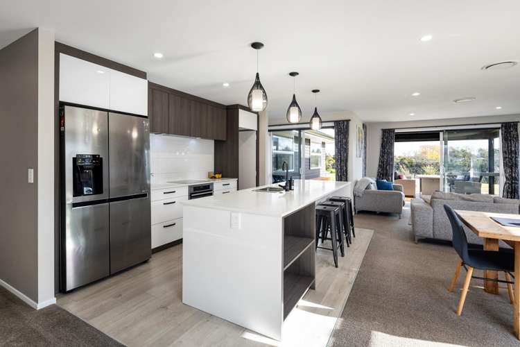 15 Hyatt Close Leamington_8