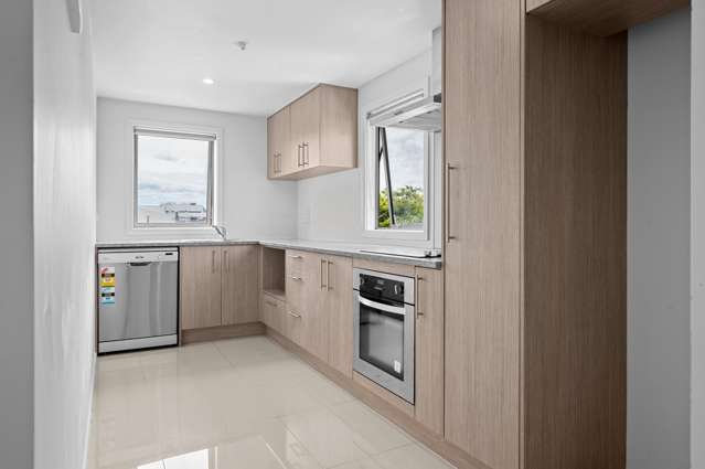 4/7 Vialou Street Hamilton Central_2