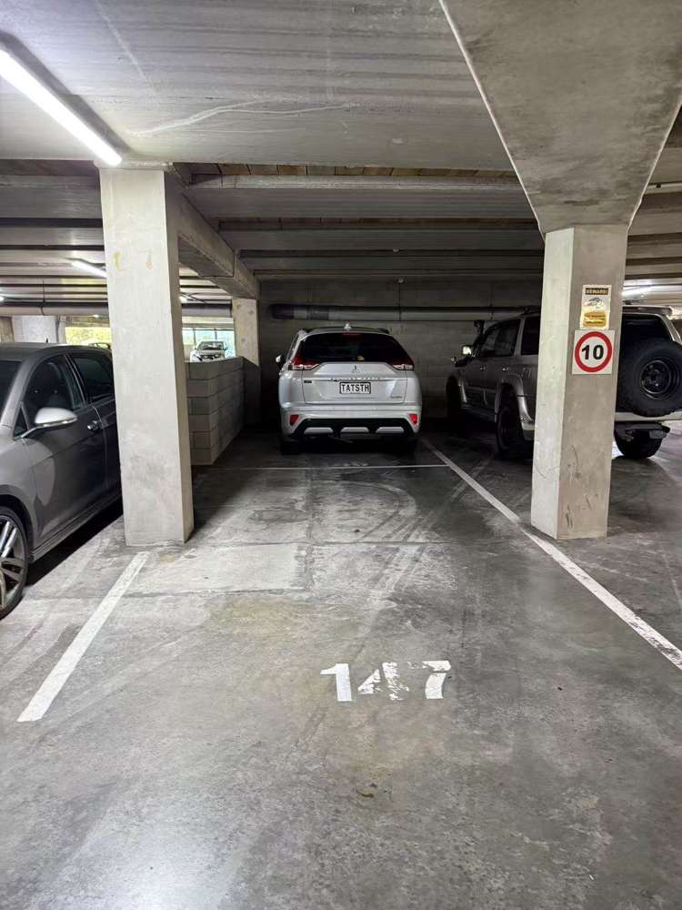 1304/30 Beach Road City Centre_13