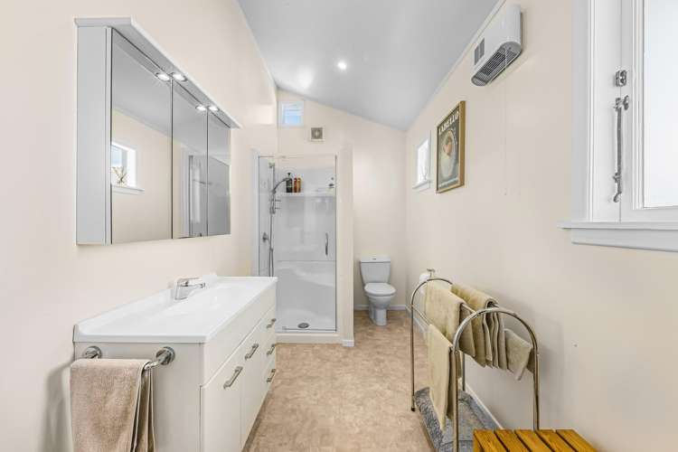 8 Invermay Avenue Mount Roskill_13