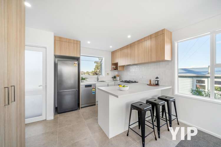19 Brooker Grove_4
