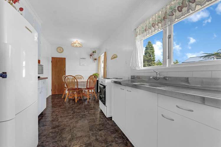 71 Beach Road Te Atatu Peninsula_12