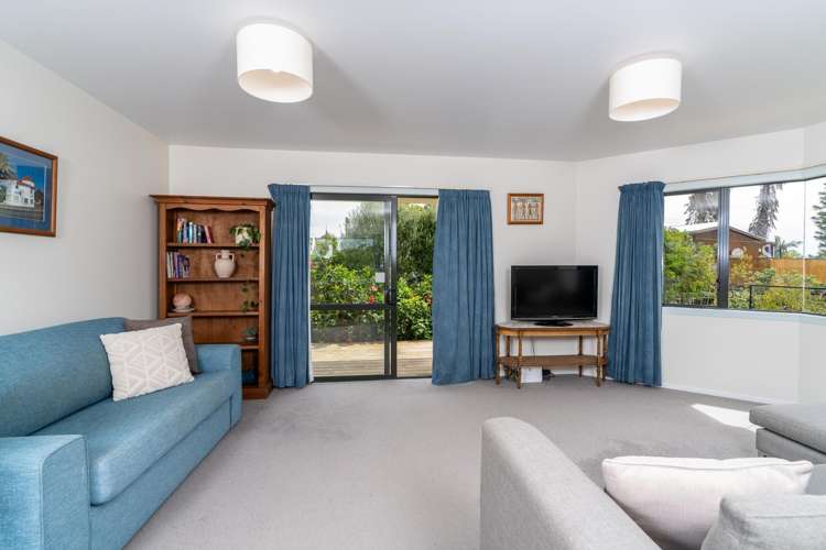 11 Sunshine Rise Raglan_6