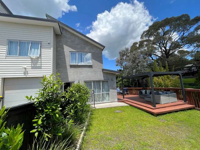 Stylish 4 Bedroom Home in Near New Condition