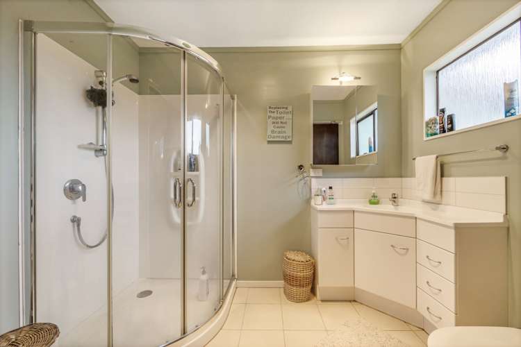 583 Ridge Road Riverhead_8