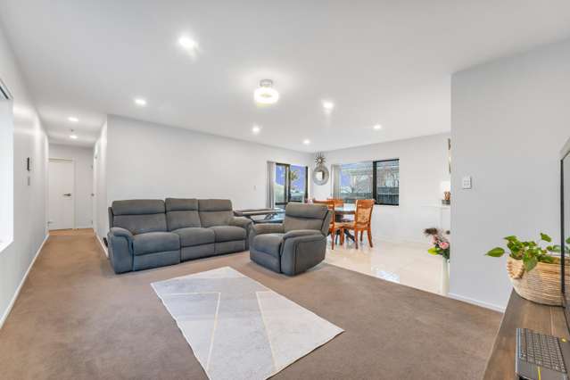 69a Solar Road Glen Eden_3