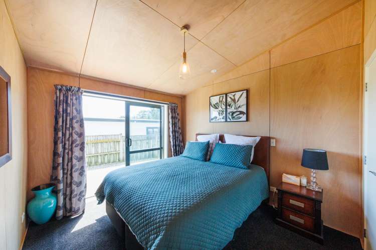 35 Barling Street Himatangi Beach_10