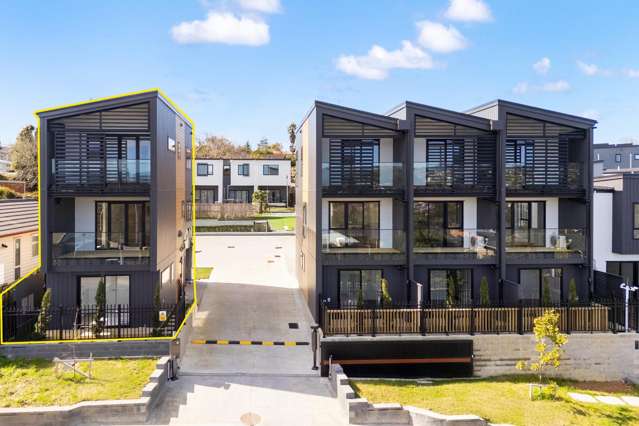 2-4,5-6,10/42 Captain Scott Road Glen Eden_3