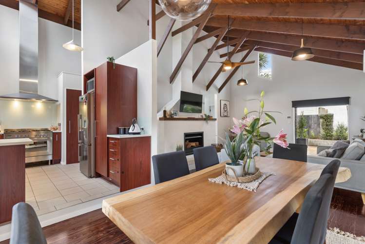 520 West Coast Road Oratia_12