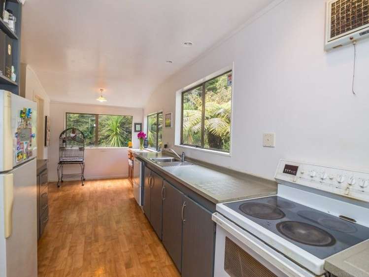 7c Tiniroa Grove Silverstream_12