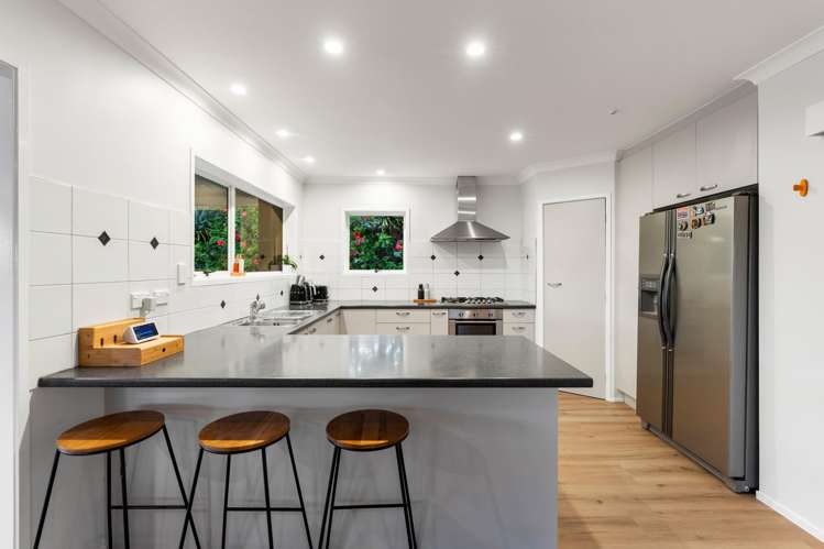 14 Hamish Place Sunnyhills_11